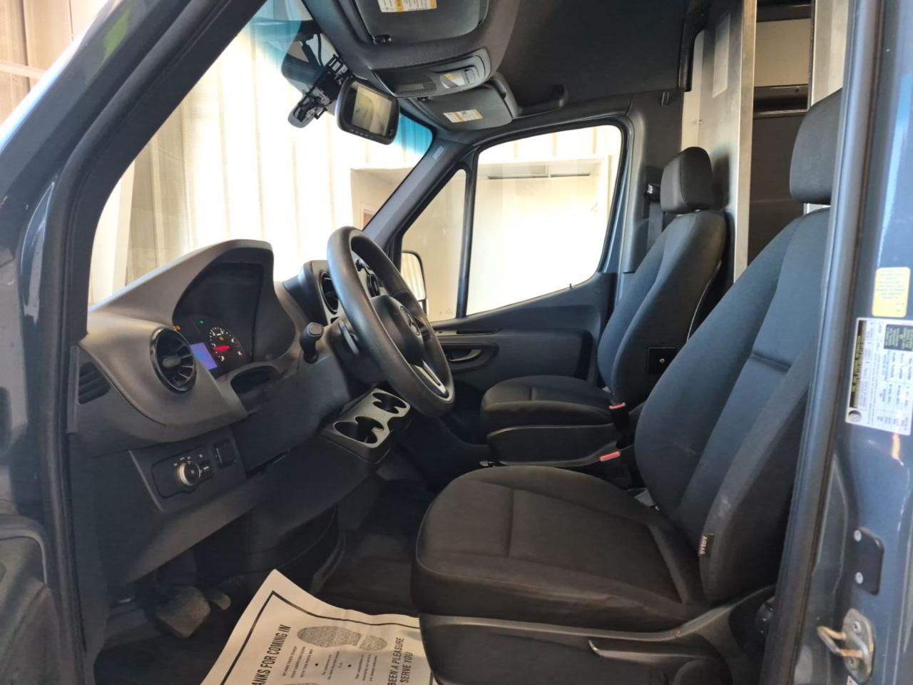 Mercedes-Benz Sprinter Van 2500 Standard Roof V6 144" RWD 2019