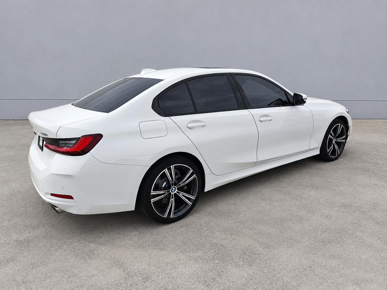 BMW 3 Series 330i xDrive Sedan 2023