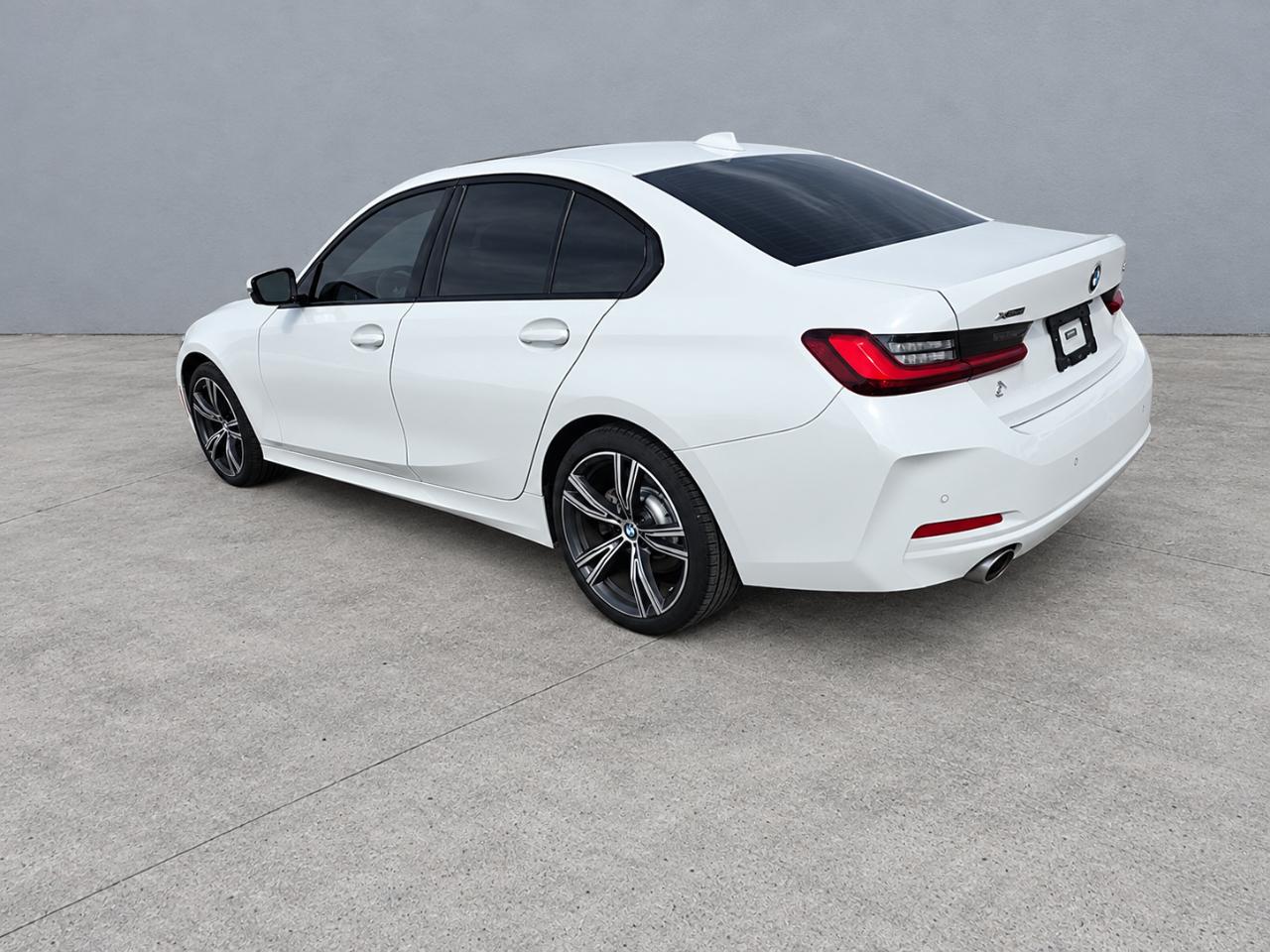 BMW 3 Series 330i xDrive Sedan 2023