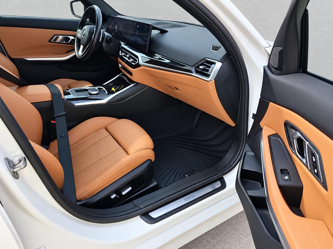 BMW 3 Series 330i xDrive Sedan 2023