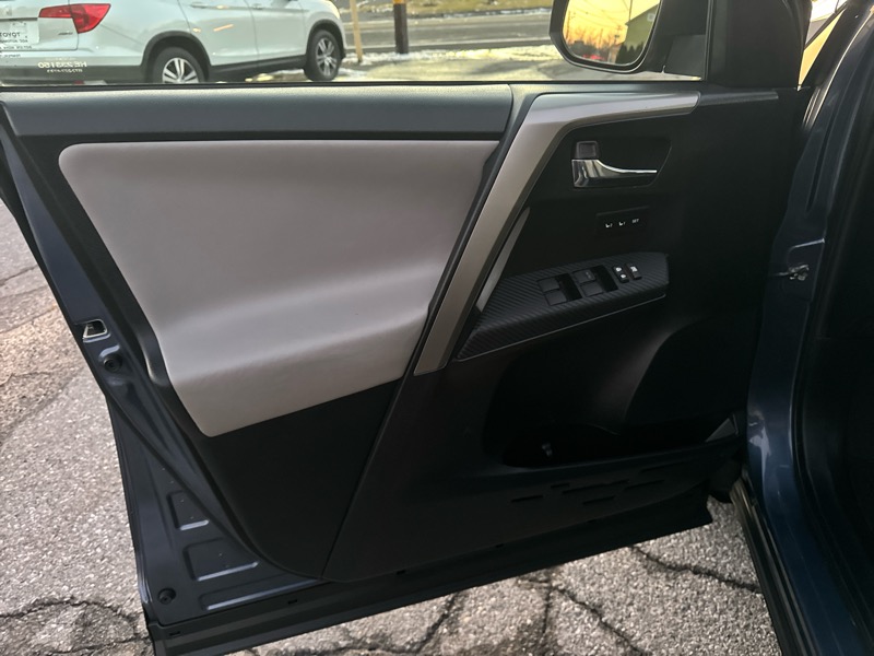 Toyota RAV4 Limited AWD 2014