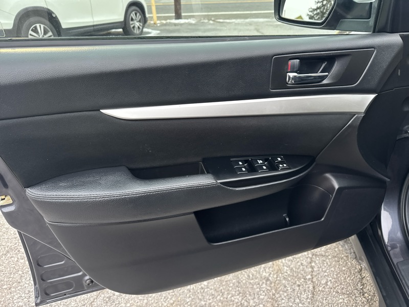 Subaru Outback 2.5i Premium 2013