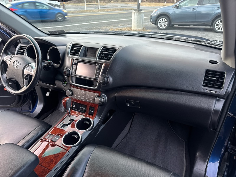 Toyota Highlander Limited 4WD 2013