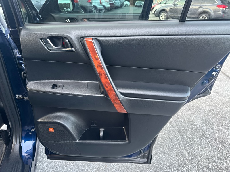 Toyota Highlander Limited 4WD 2013