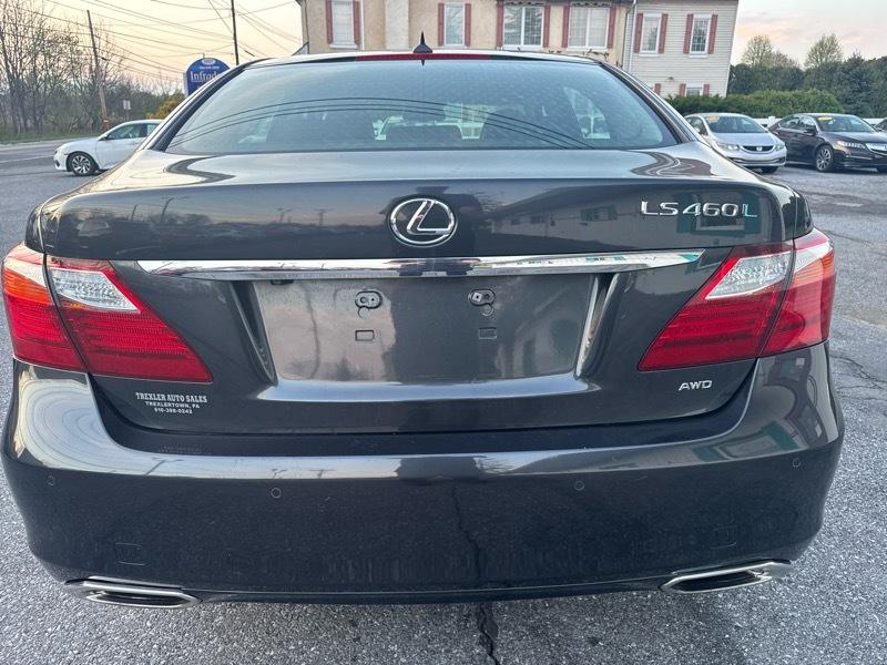 Lexus LS 460 L Luxury Sedan AWD 2011