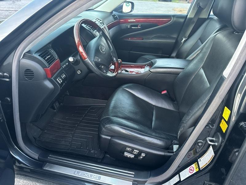 Lexus LS 460 L Luxury Sedan AWD 2011