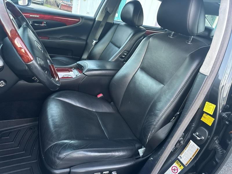 Lexus LS 460 L Luxury Sedan AWD 2011