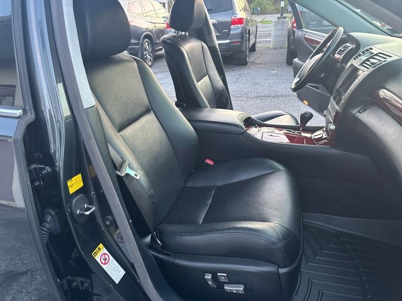 Lexus LS 460 L Luxury Sedan AWD 2011