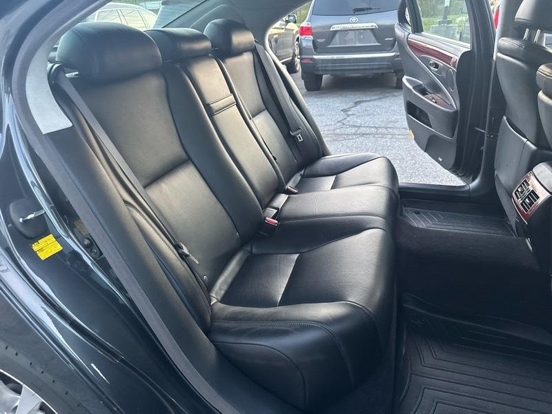 Lexus LS 460 L Luxury Sedan AWD 2011