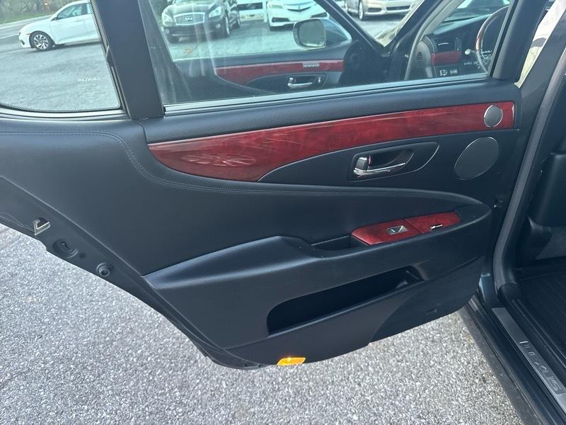 Lexus LS 460 L Luxury Sedan AWD 2011