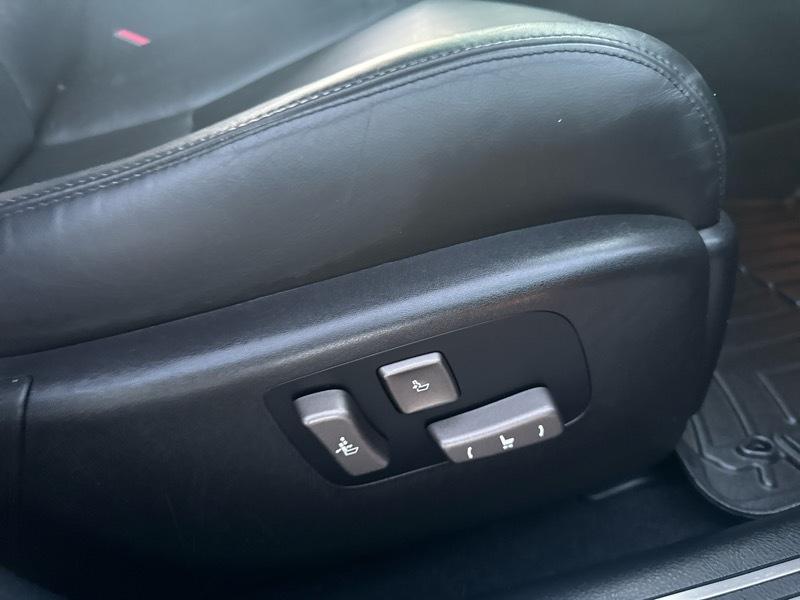 Lexus LS 460 L Luxury Sedan AWD 2011