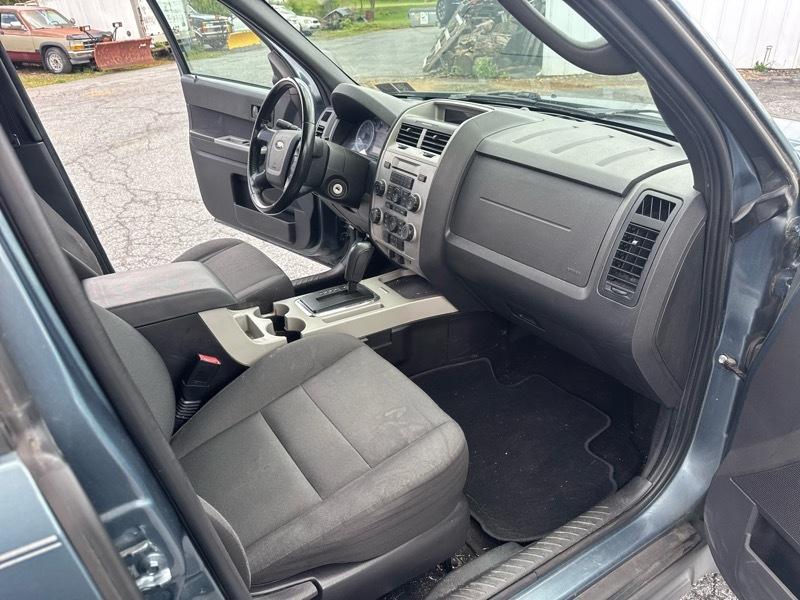 Ford Escape XLT 4WD 2012