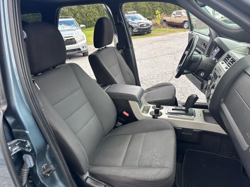 Ford Escape XLT 4WD 2012