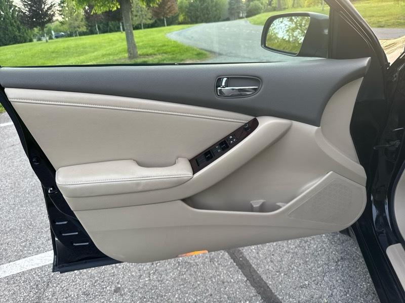Nissan Altima 2.5 SL 2010
