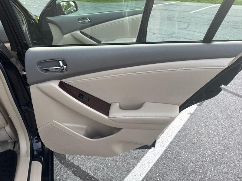 Nissan Altima 2.5 SL 2010