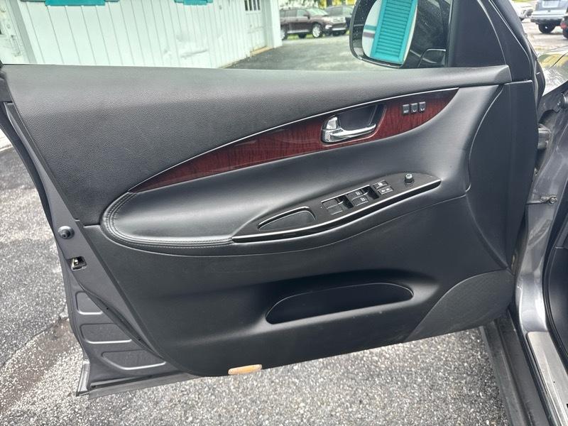Infiniti QX50 4D SUV AWD 2016