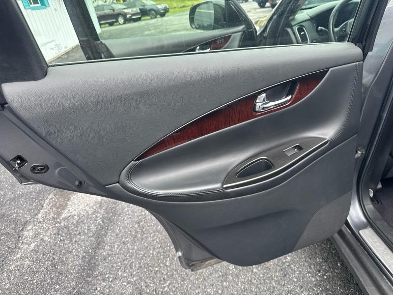 Infiniti QX50 4D SUV AWD 2016