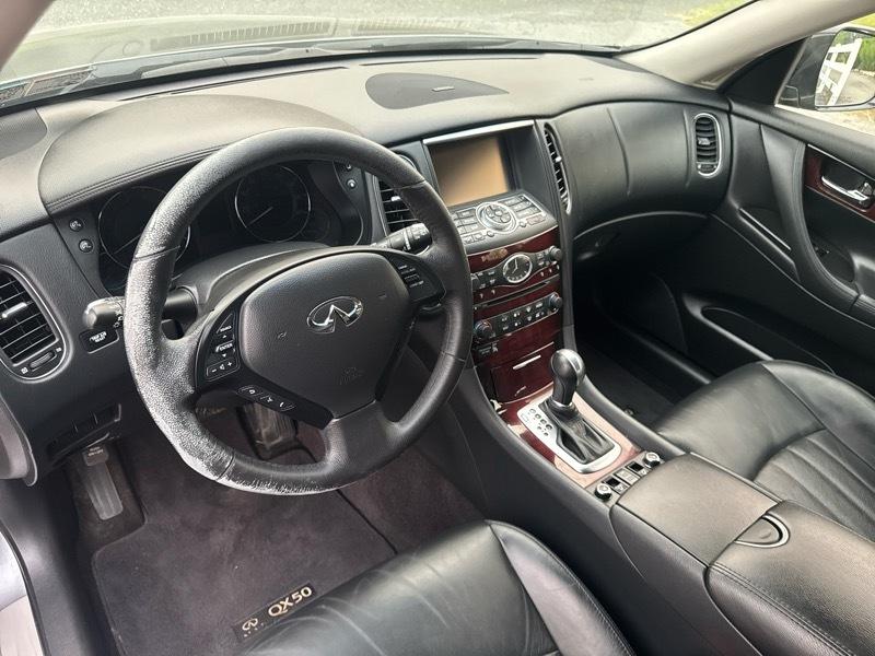 Infiniti QX50 4D SUV AWD 2016