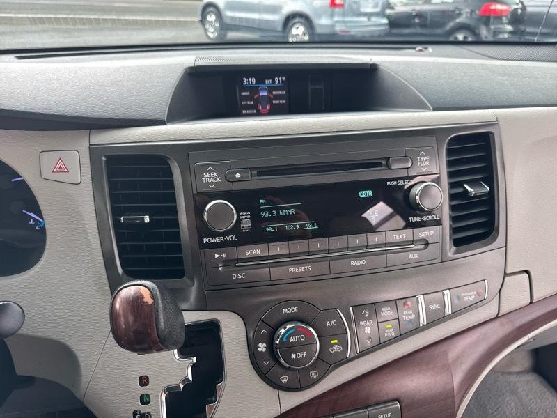 Toyota Sienna XLE FWD 8-Passenger V6 2014
