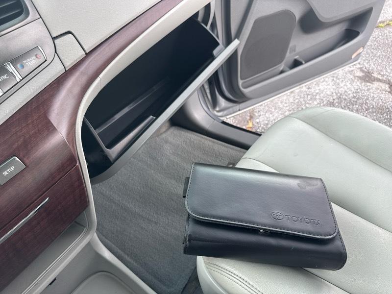 Toyota Sienna XLE FWD 8-Passenger V6 2014