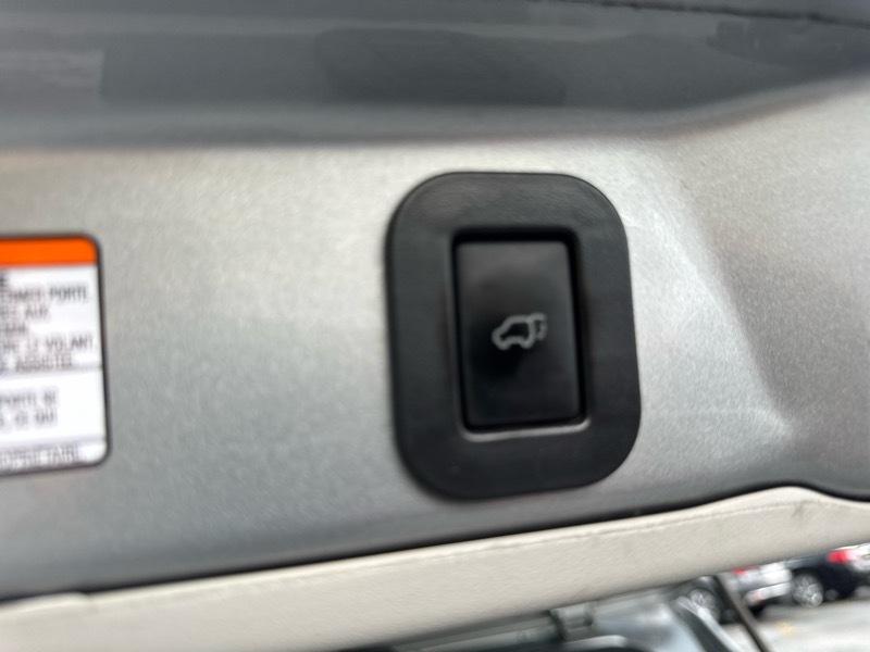 Toyota Sienna XLE FWD 8-Passenger V6 2014