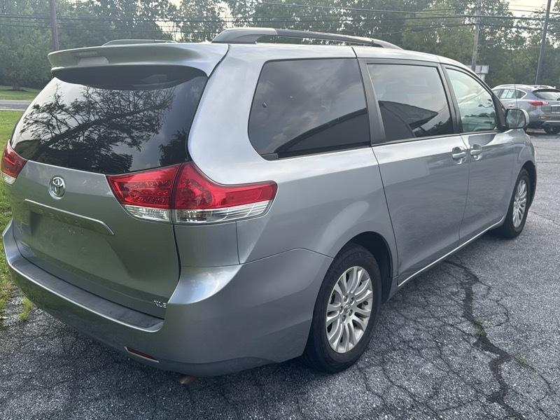 Toyota Sienna XLE FWD 8-Passenger V6 2014