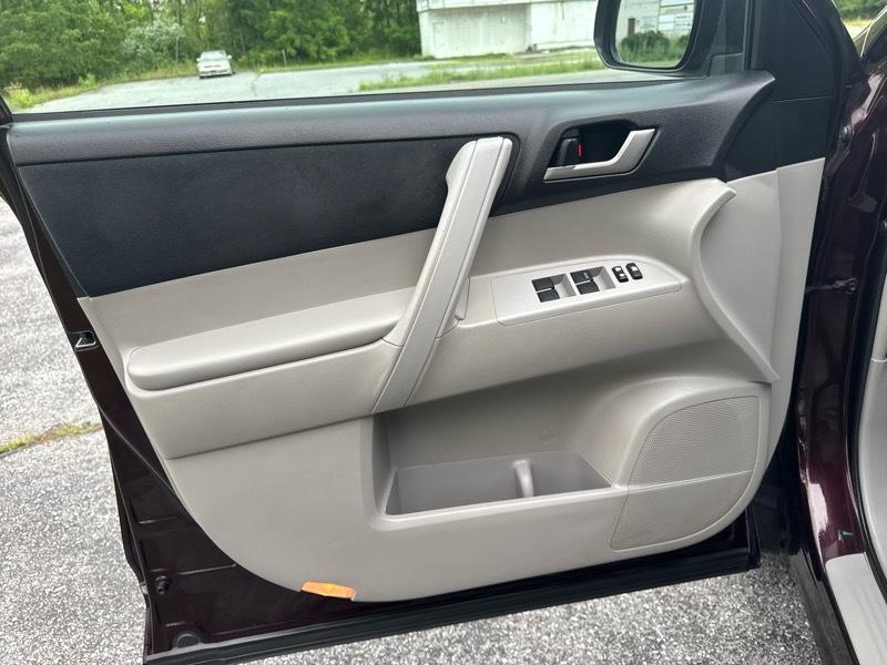 Toyota Highlander 4WD 2013