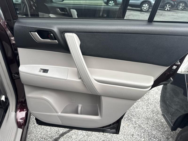 Toyota Highlander 4WD 2013