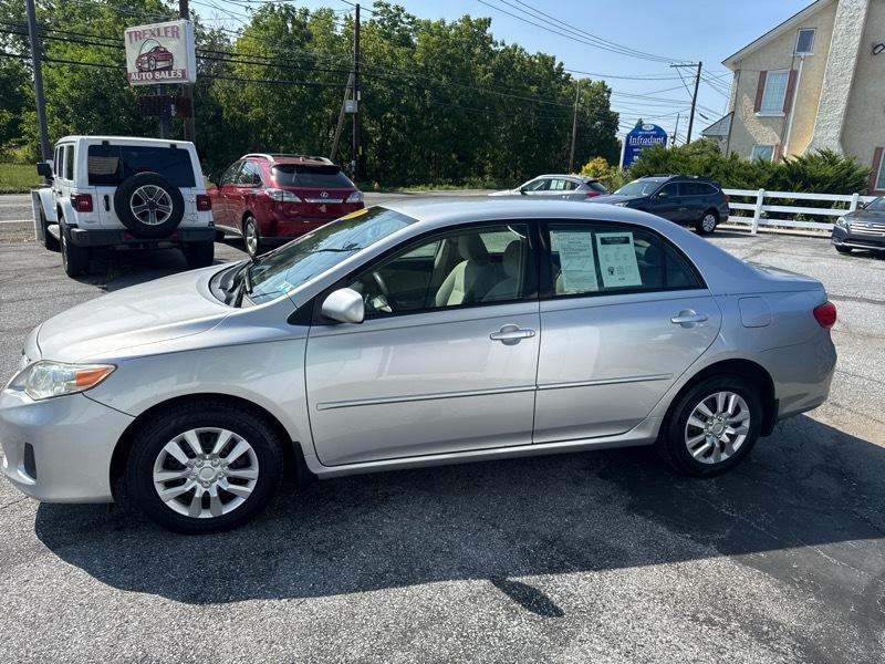 Toyota Corolla LE 2011