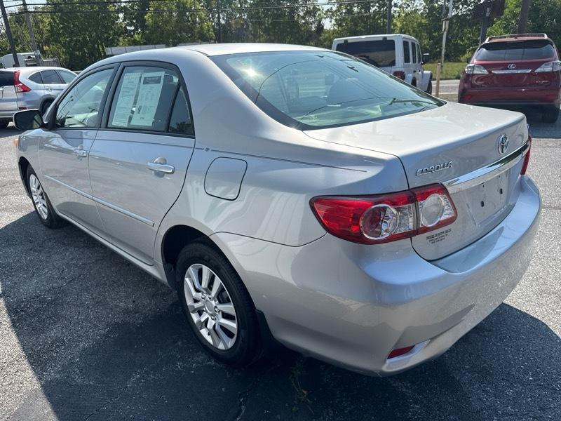 Toyota Corolla LE 2011