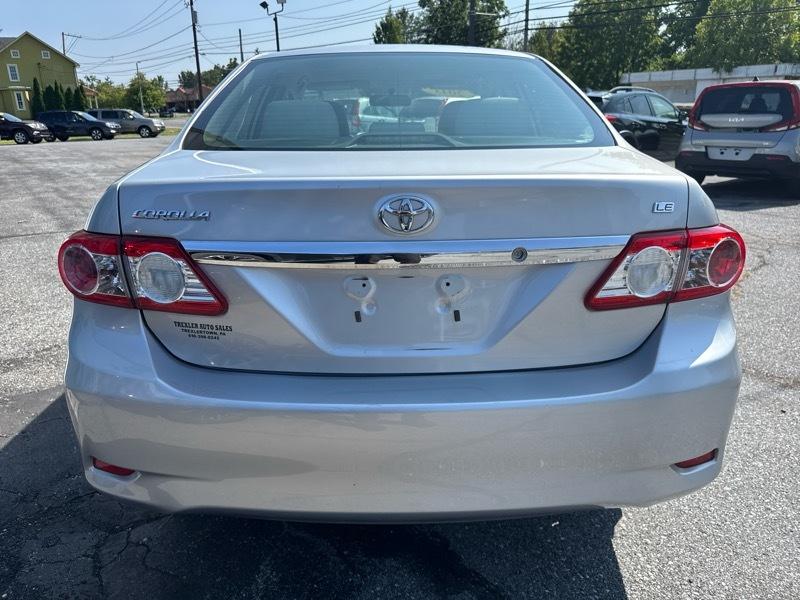 Toyota Corolla LE 2011