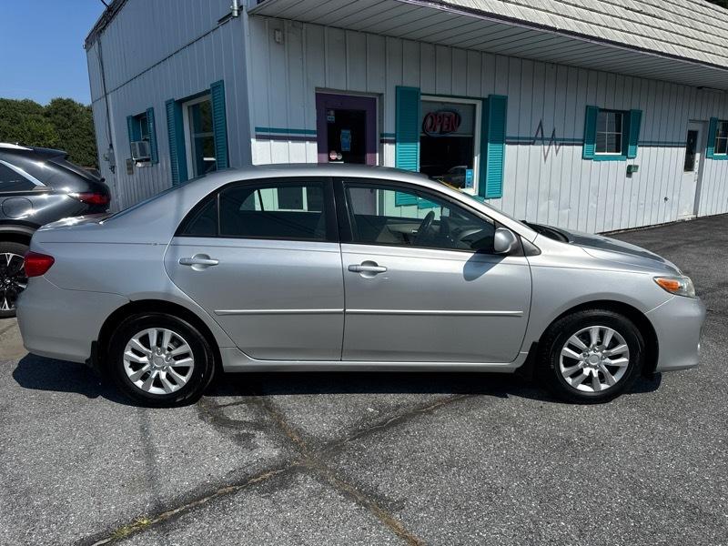 Toyota Corolla LE 2011
