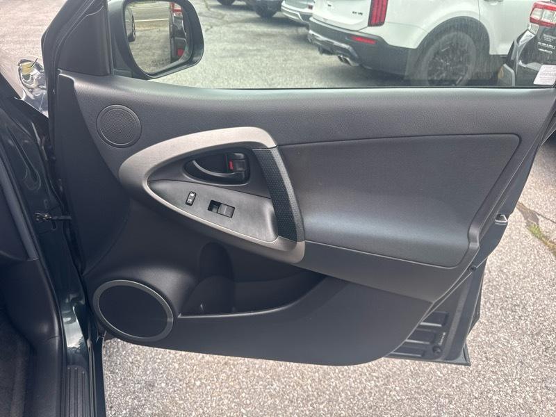 Toyota RAV4 Sport I4 4WD 2012