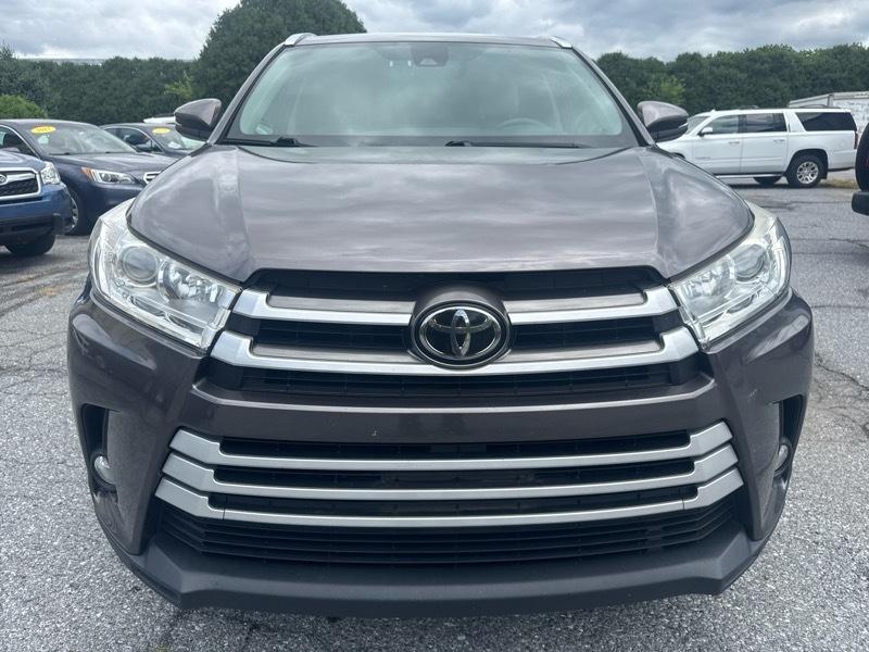 Toyota Highlander XLE AWD V6 2017