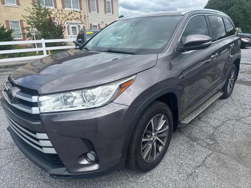 Toyota Highlander XLE AWD V6 2017