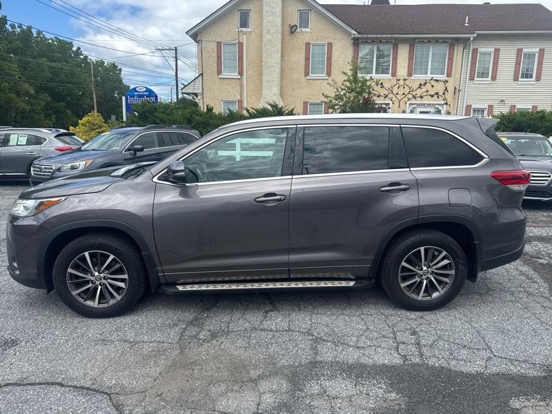 Toyota Highlander XLE AWD V6 2017