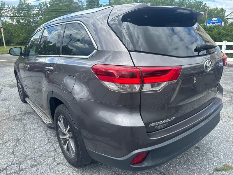 Toyota Highlander XLE AWD V6 2017