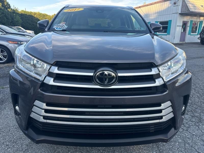 Toyota Highlander XLE AWD V6 2017