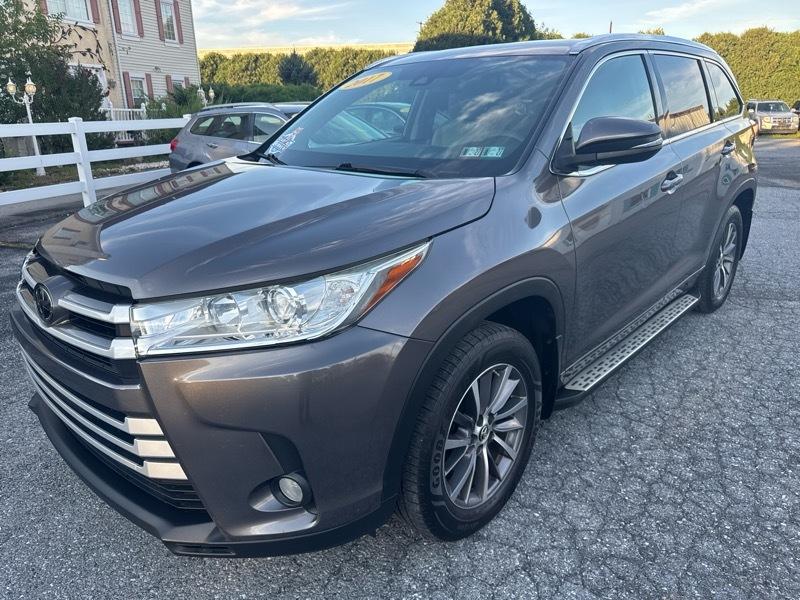 Toyota Highlander XLE AWD V6 2017