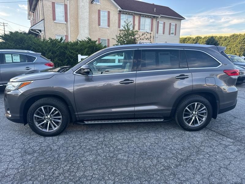 Toyota Highlander XLE AWD V6 2017