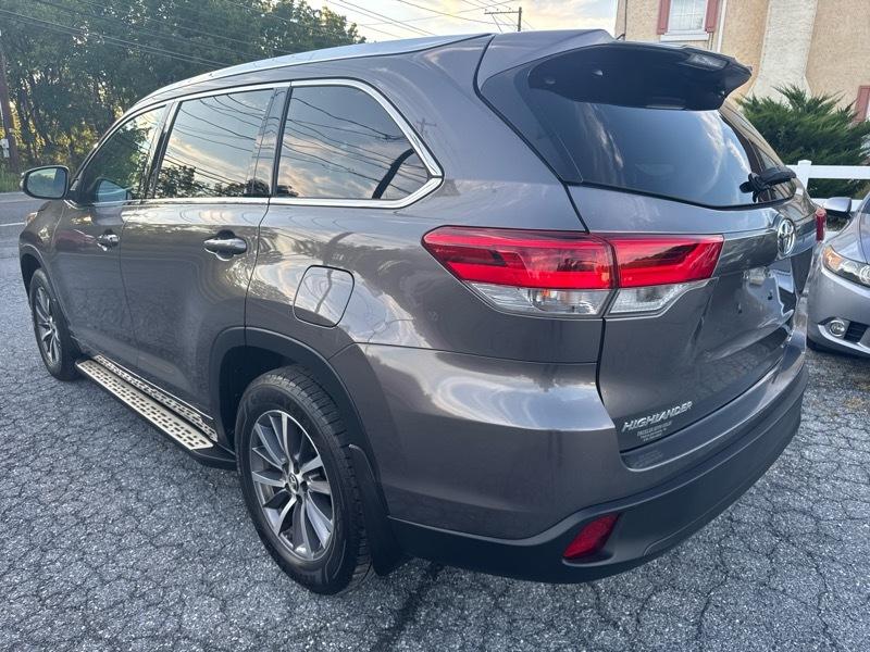 Toyota Highlander XLE AWD V6 2017