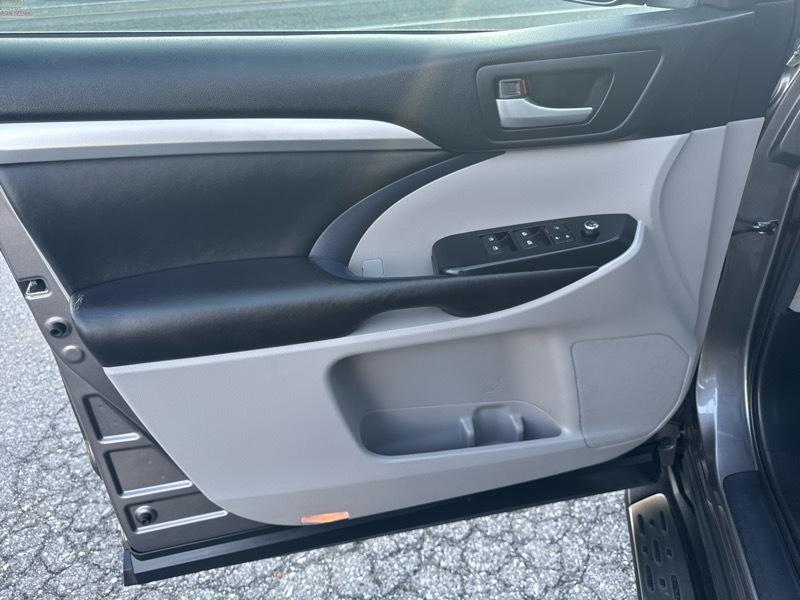 Toyota Highlander XLE AWD V6 2017