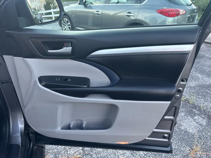 Toyota Highlander XLE AWD V6 2017
