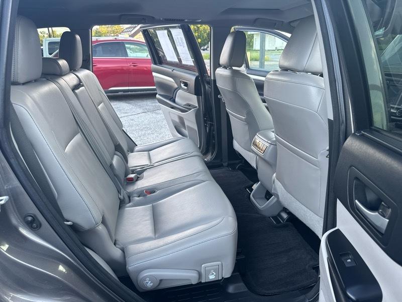 Toyota Highlander XLE AWD V6 2017