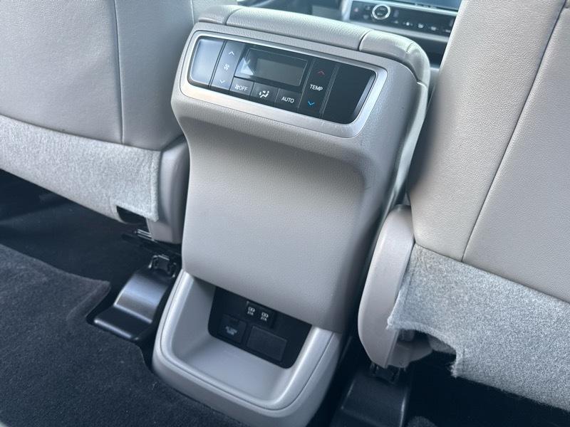 Toyota Highlander XLE AWD V6 2017