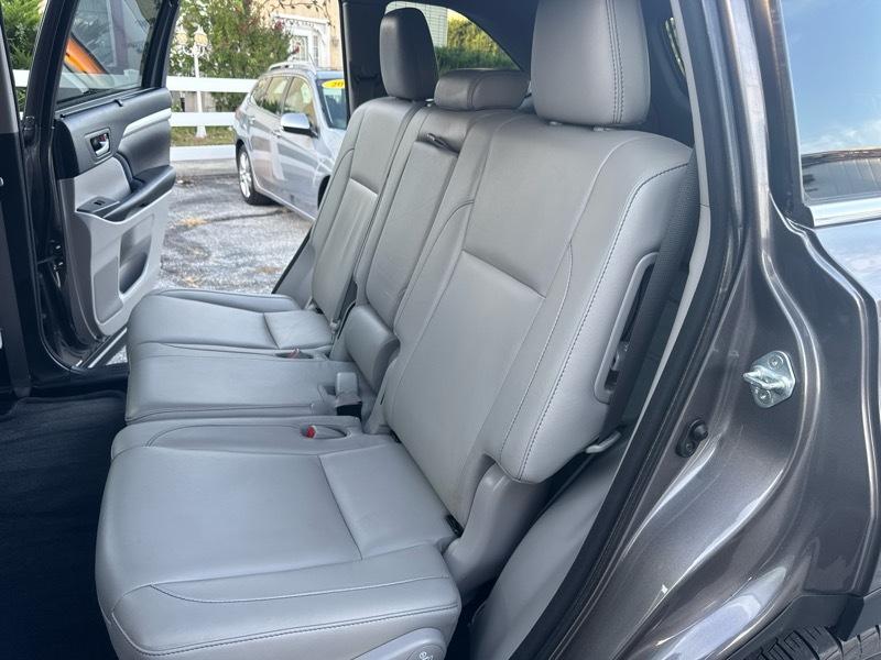 Toyota Highlander XLE AWD V6 2017