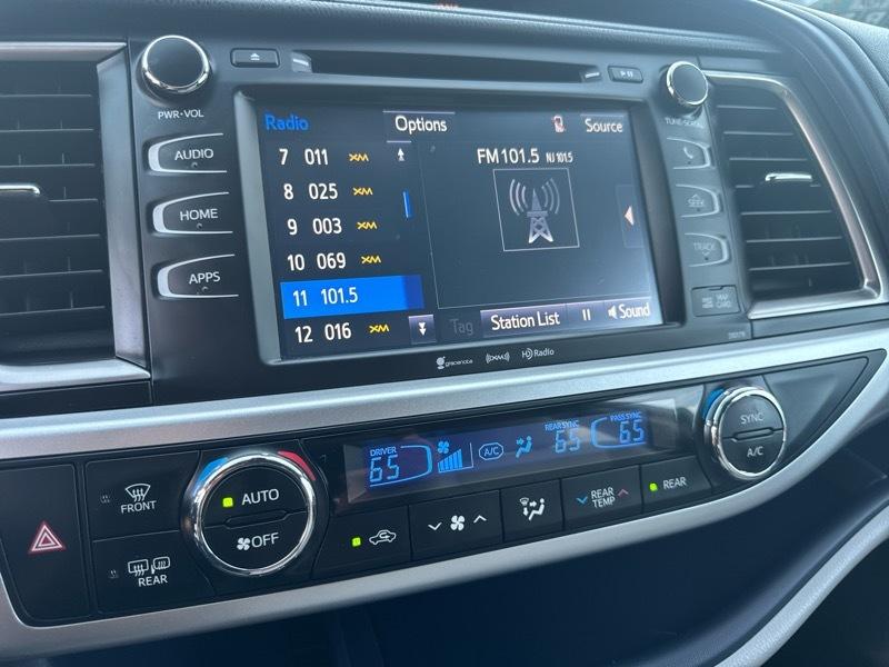 Toyota Highlander XLE AWD V6 2017