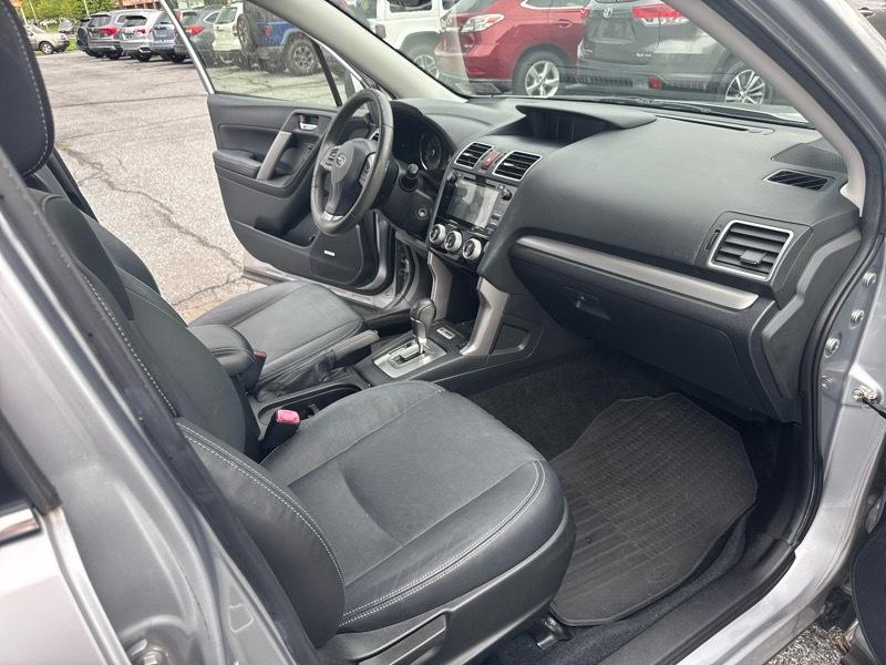 Subaru Forester 2.5i Touring 2016