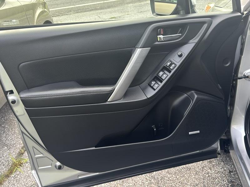 Subaru Forester 2.5i Touring 2016