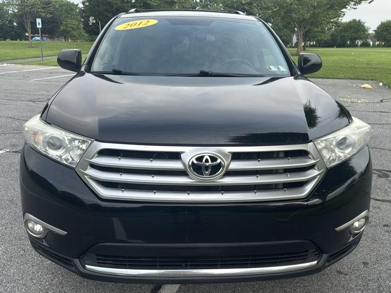 Toyota Highlander XLE AWD V6 2012